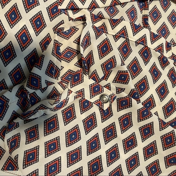 Alice Blue Stitch Fix Blouse Top Shirt Sz XXLV Neck Short Sleeves Diamonds print - Picture 9 of 13